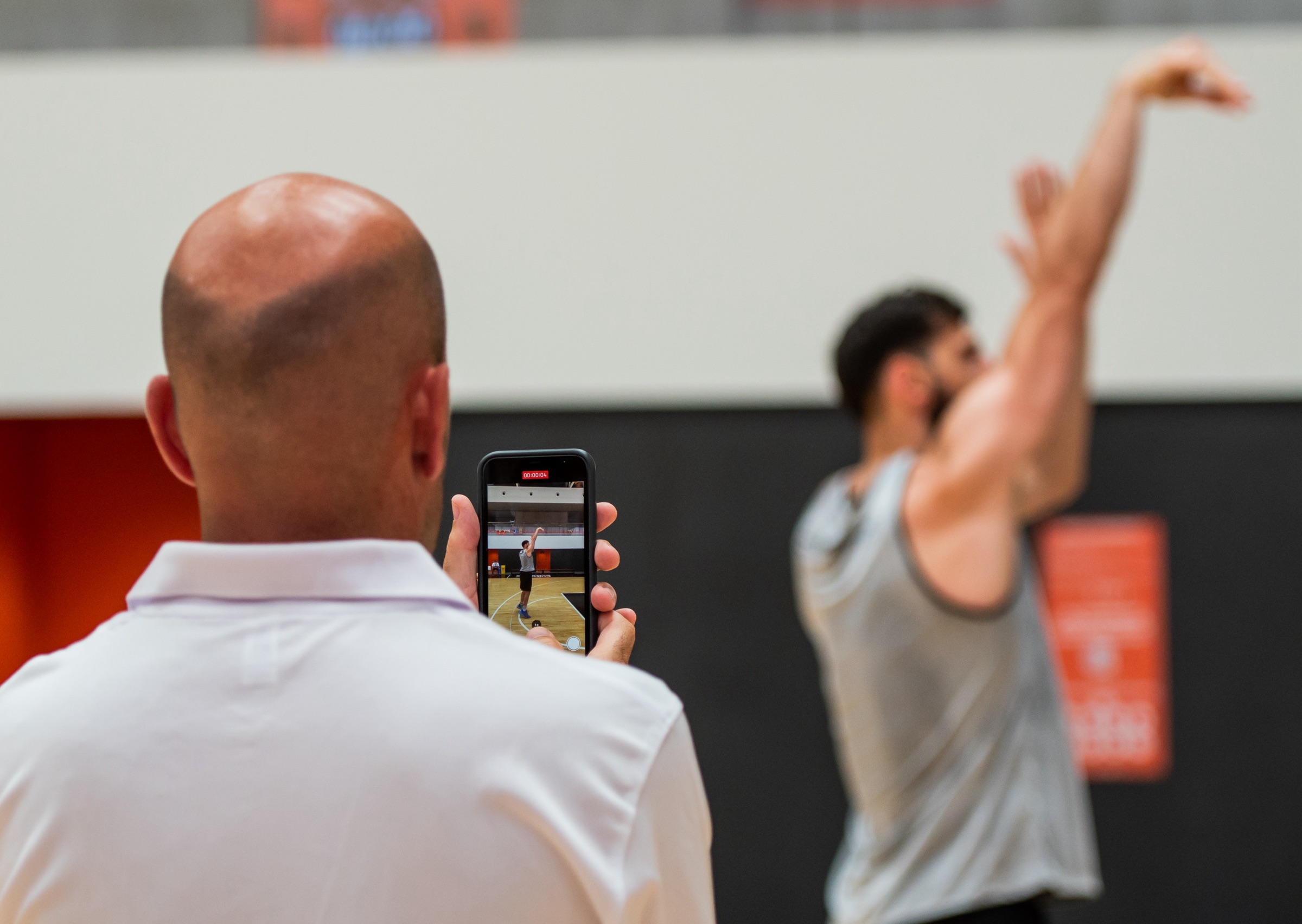 Diagnose a Player's Shot — filming a shot for video analysis